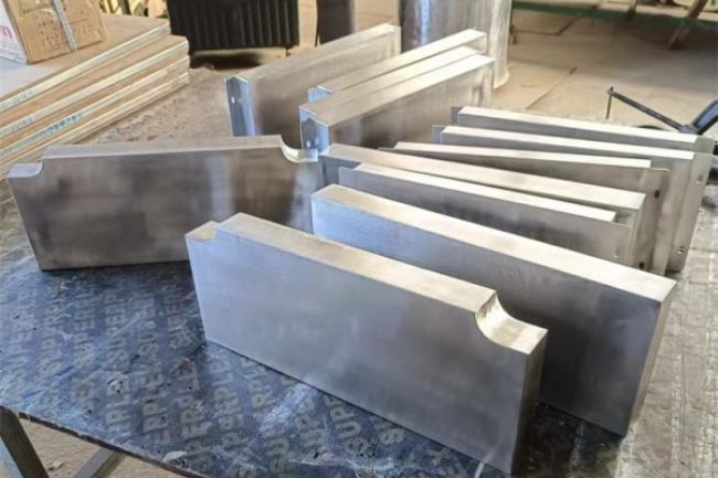 包头不锈钢包铅件